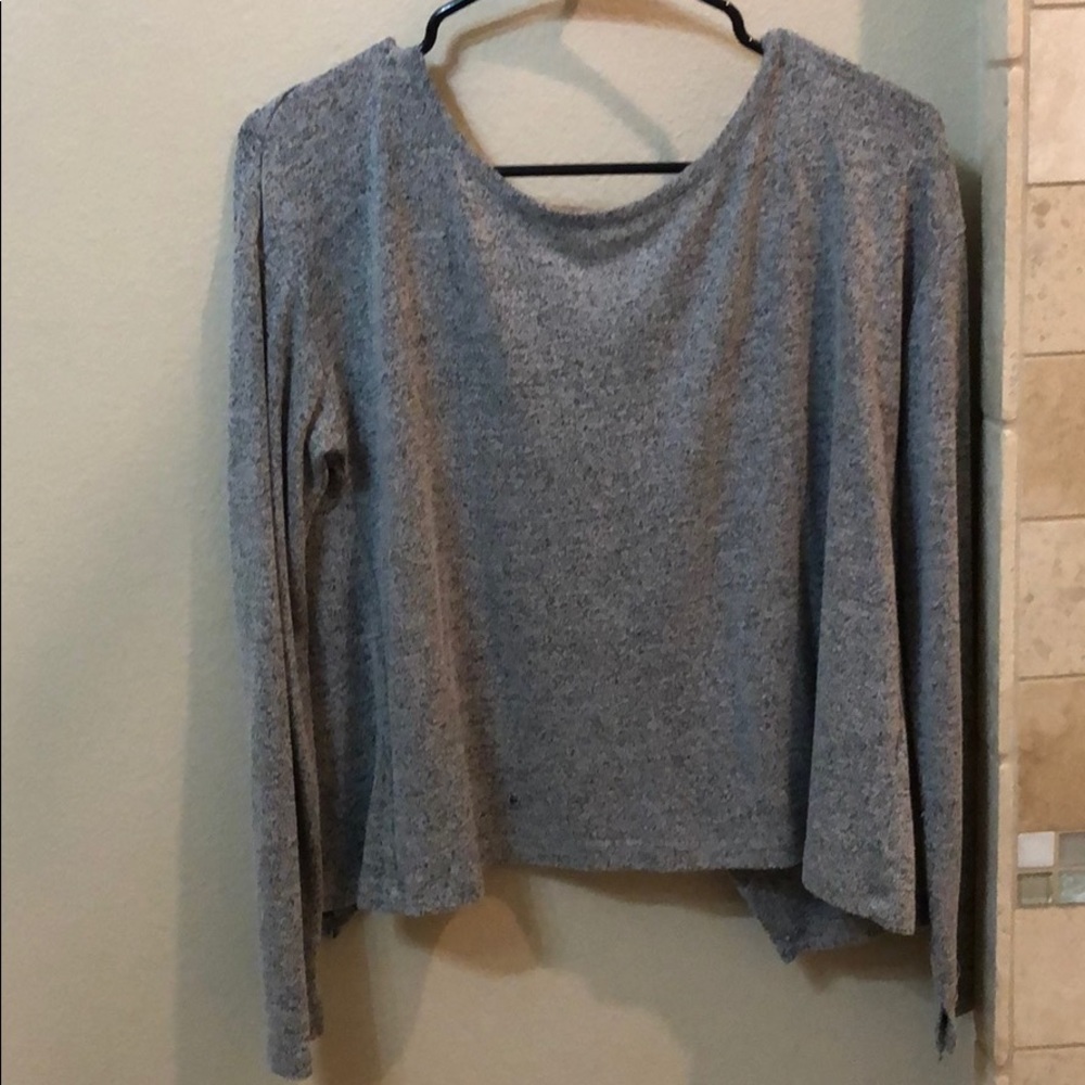 Plain grey shirt with open back